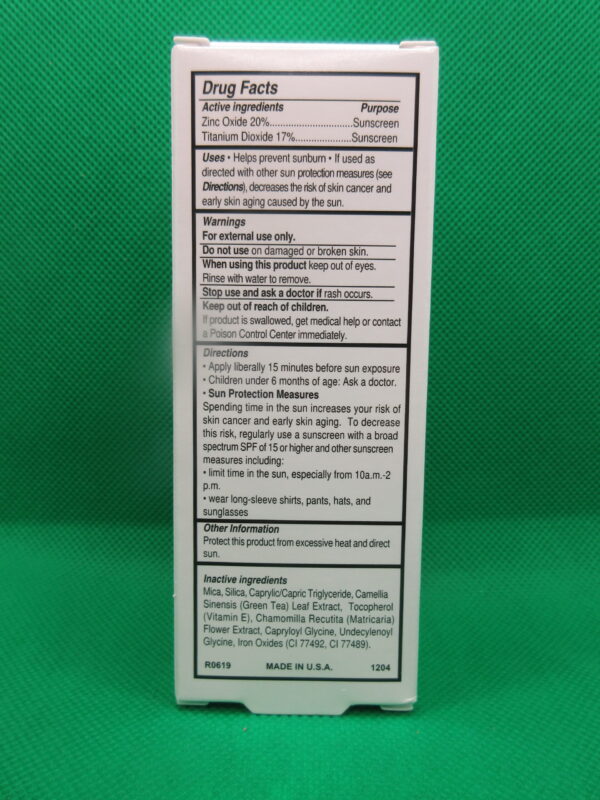 Mineral Powder Sunscreen - Image 2